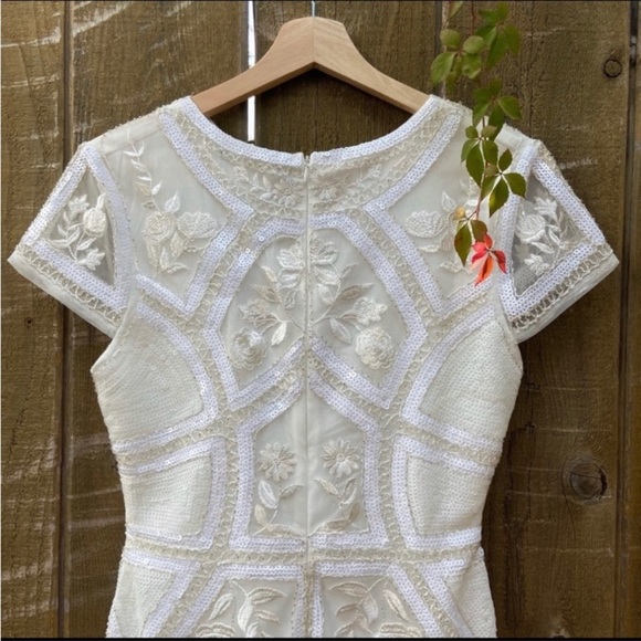 White Art Deco Sequins Bodycon Mini Dress 🌿 - Picture 7 of 10